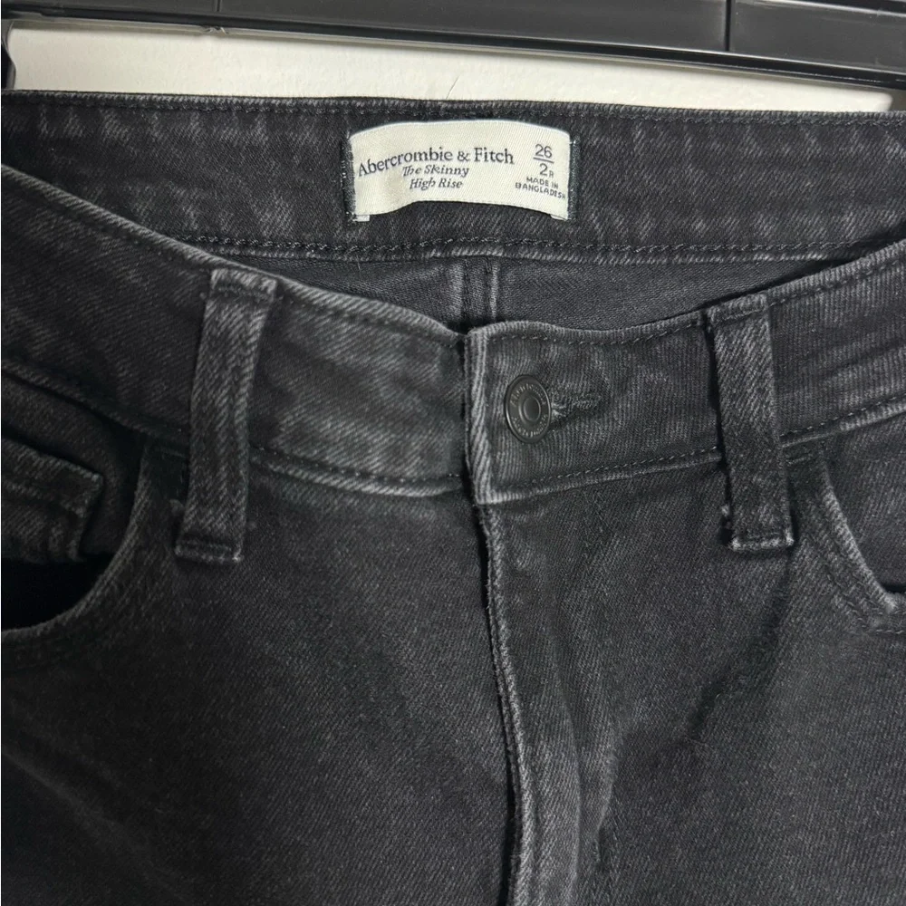 Abercrombie High Rise Skinny Jeans Black Raw Hem Size 26